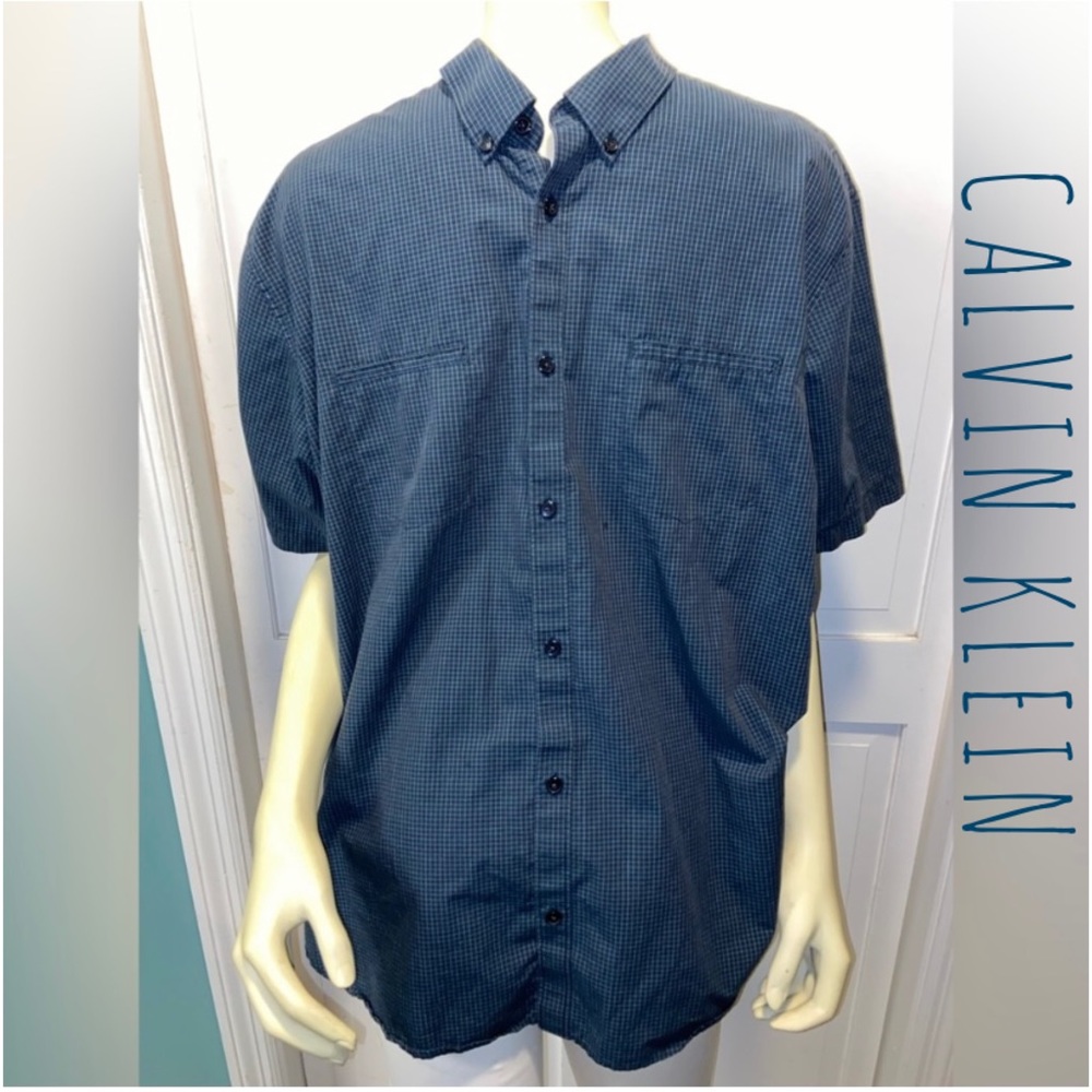 Calvin Klein/mens short sleeve plaid woven button down/inset pockets/size XL
